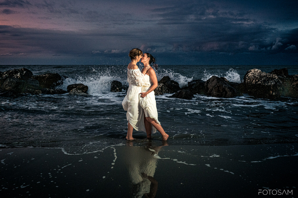 Matrimonio LGBTQ+ in riva all'Adriatico