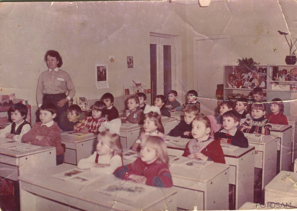 foto-di-classe-da-una-stampa-rovinata