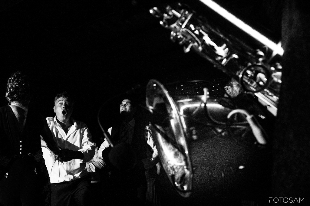 musicisti-in-azione-durante-il-ricevimento-energia-e-partecipazione-degli-invitati