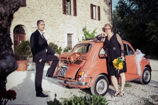 servizio fotografico anniversario con macchina d’epoca