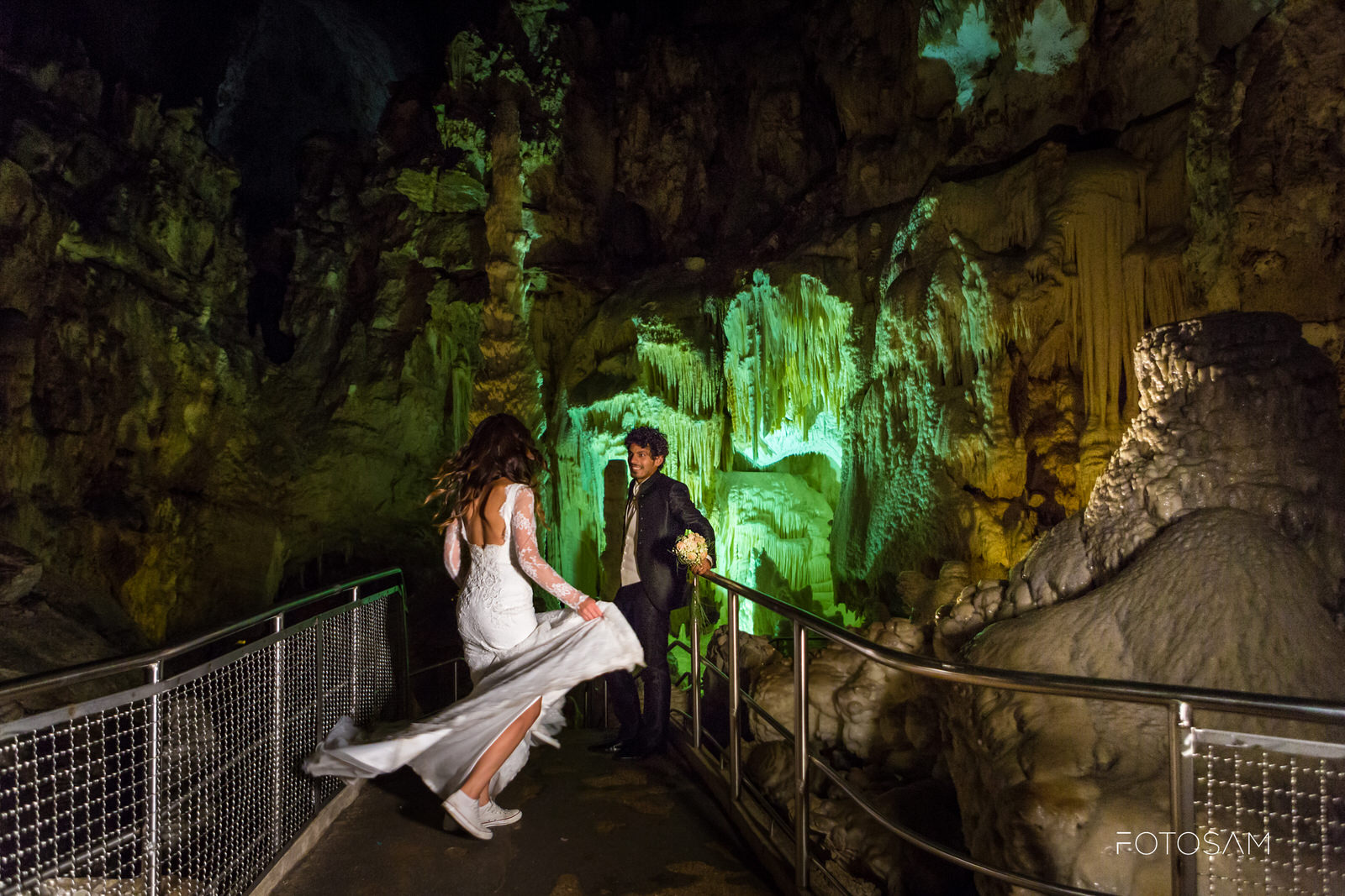 foto-di-matrimonio-alle-grotte-di-frasassi