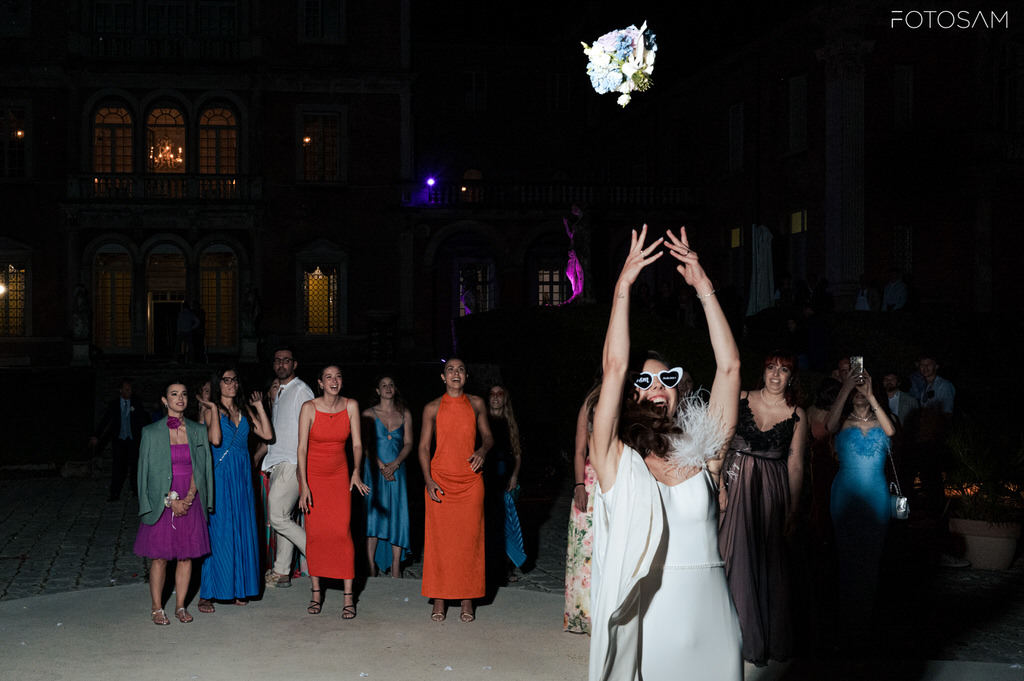 Il lancio del bouquet a Villa Des Vergers