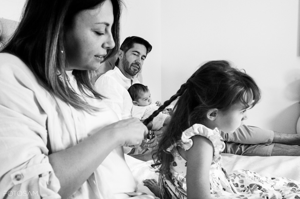 gesto-quotidiano-pieno-di-affetto-tra-mamma-e-bambina