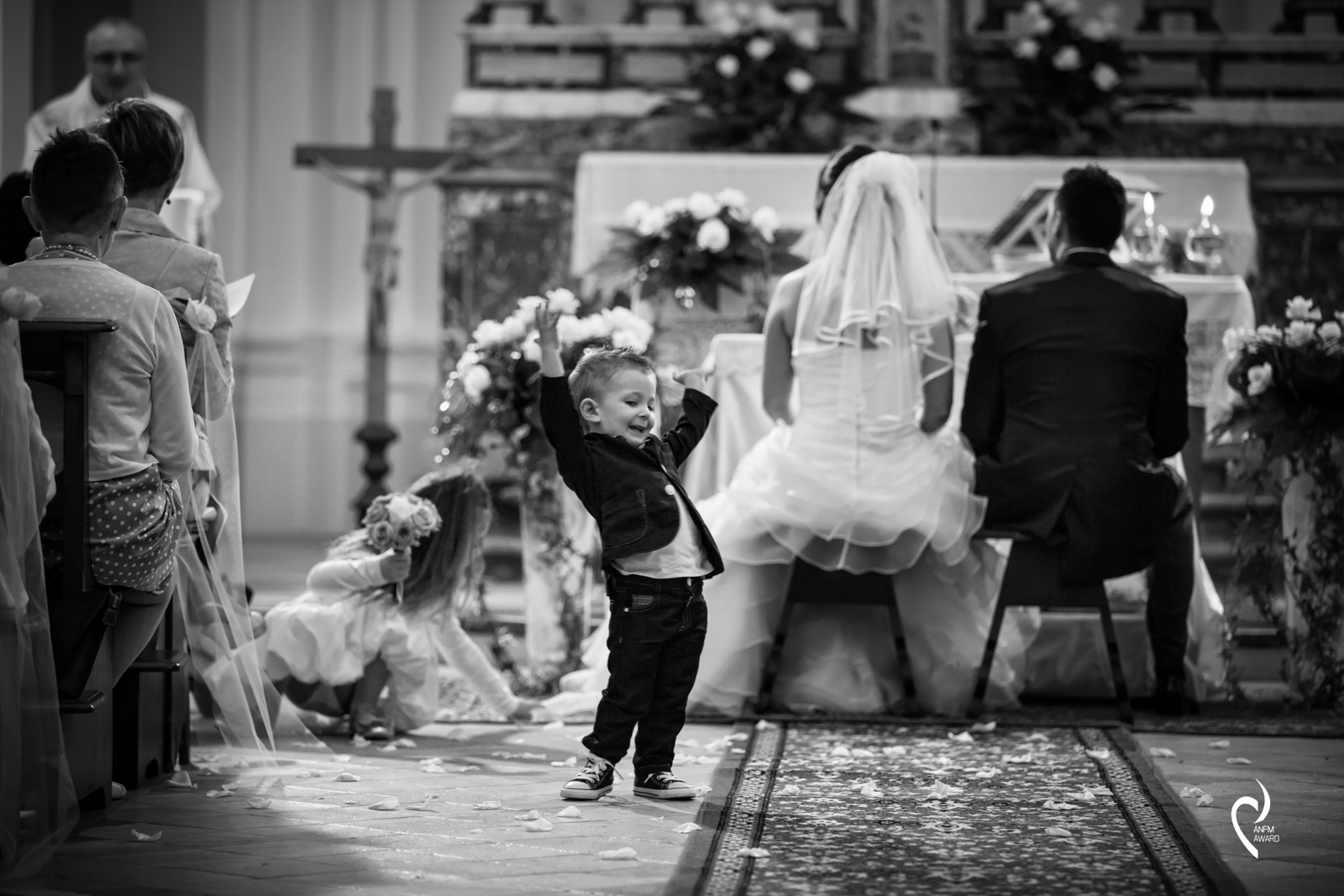 Paggetto esulta felice.