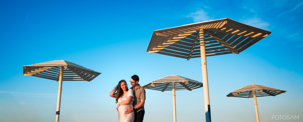 fotografia-maternity-al-mare-con-stile-reportage