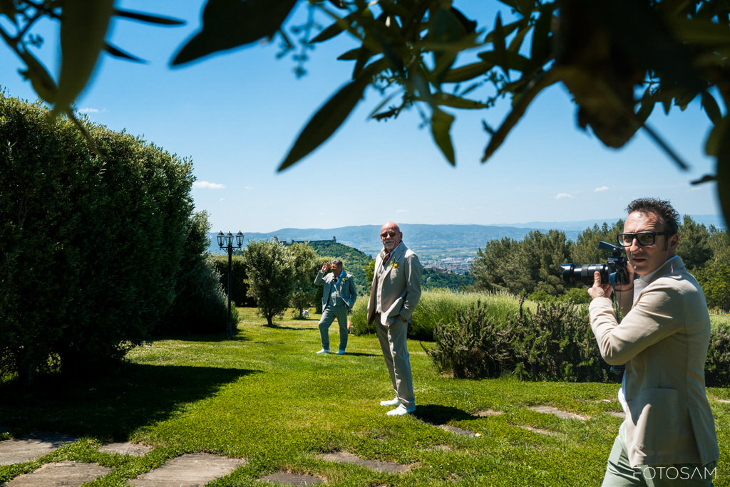 shooting-agli-sposi-in-un-paesaggio-collinare