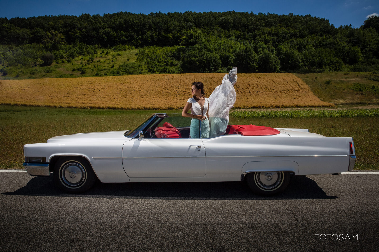 sposa in cadillac