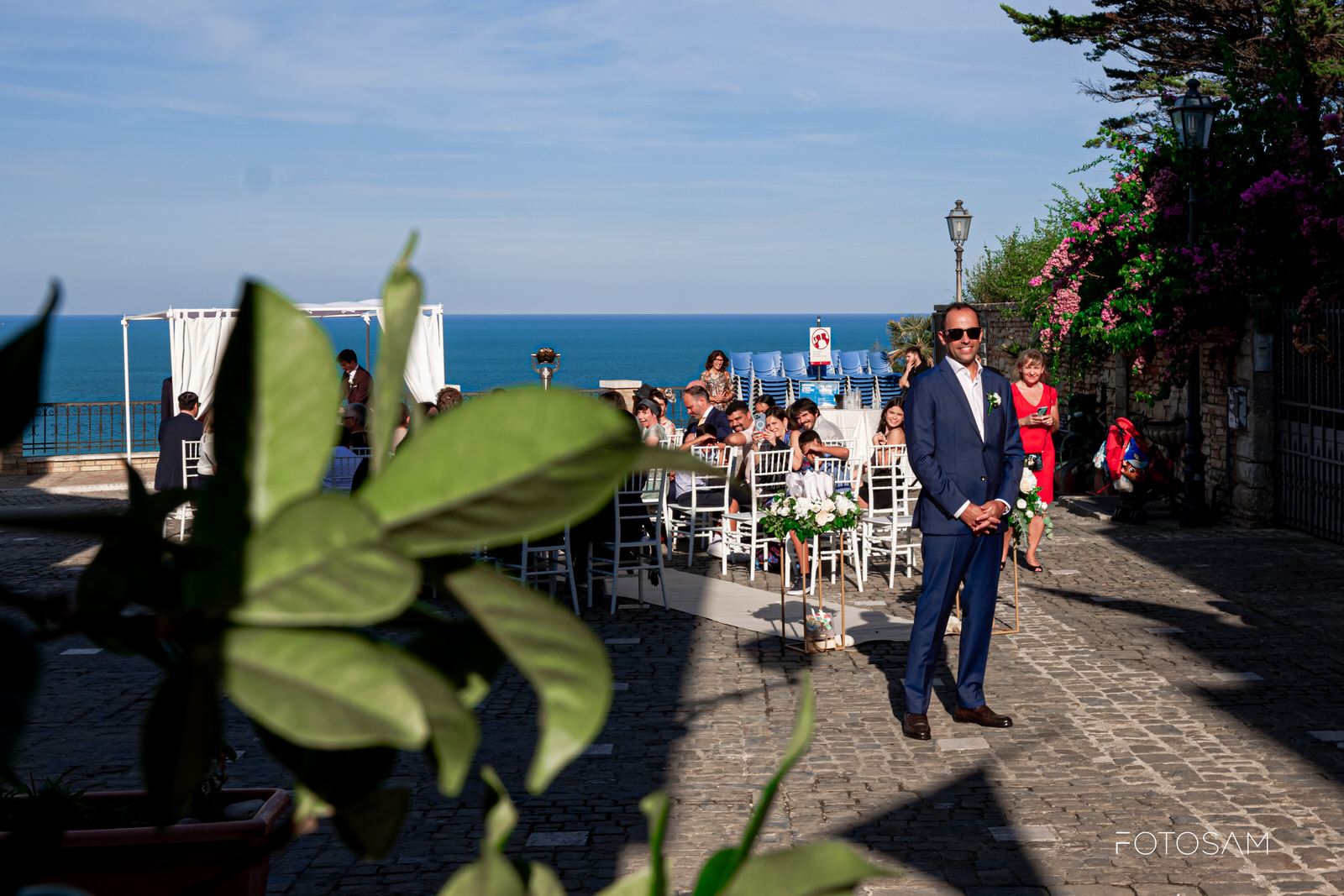 lo sposo attende la sposa