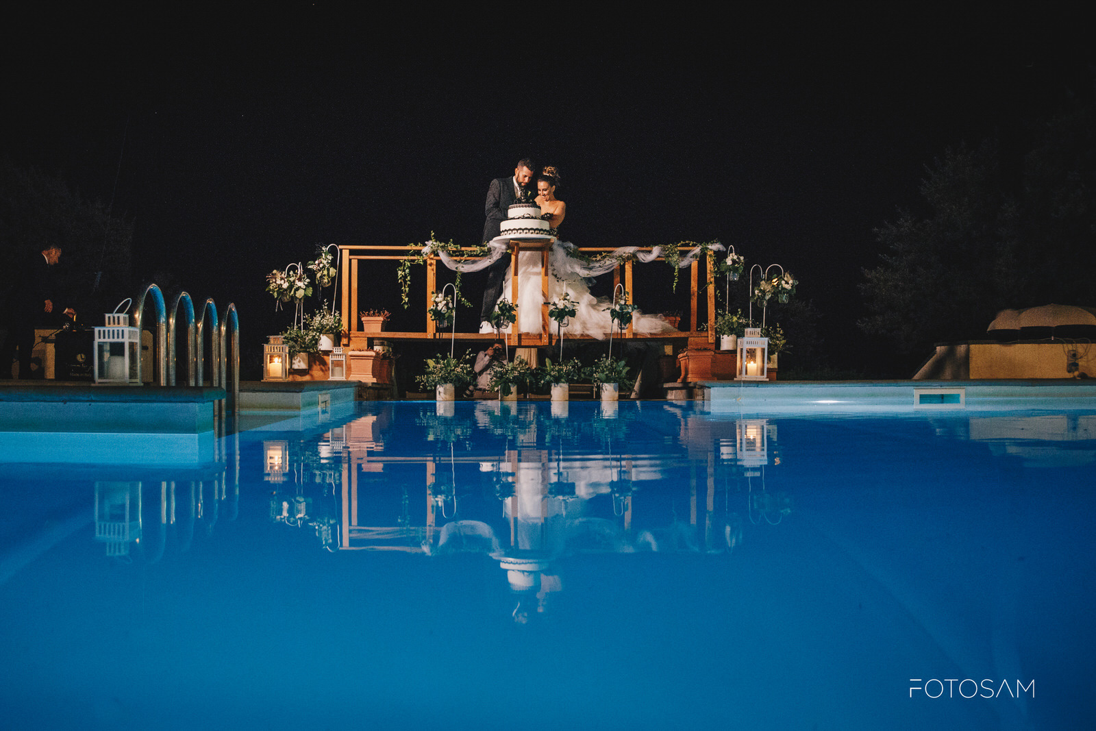 taglio-torta-nuziale-coldimolino-resort
