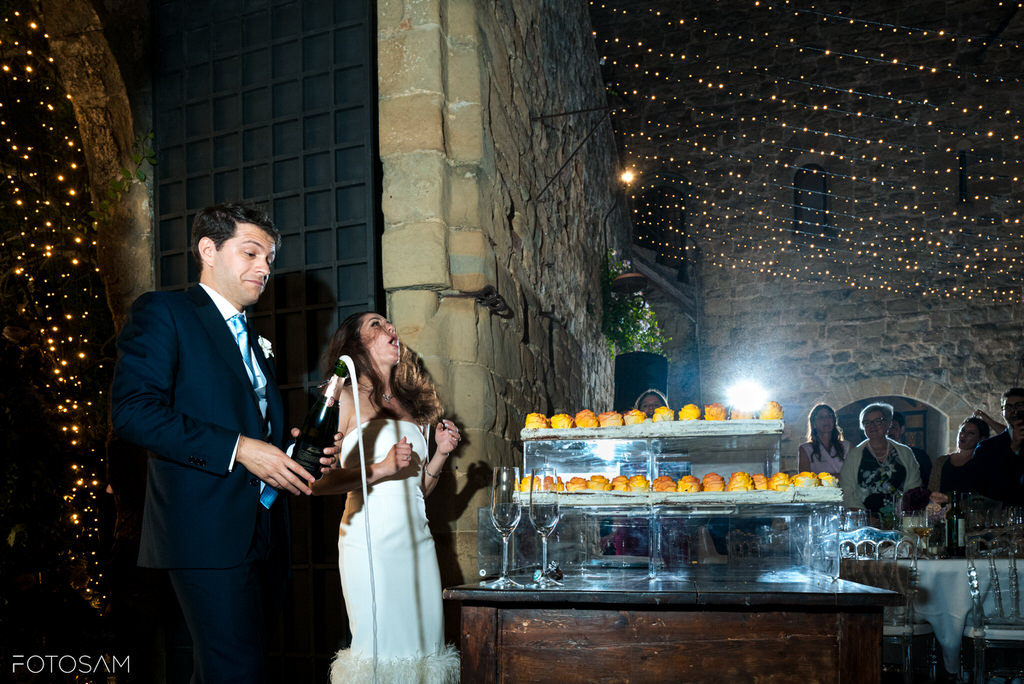 Taglio della wedding cake alla Rocca
